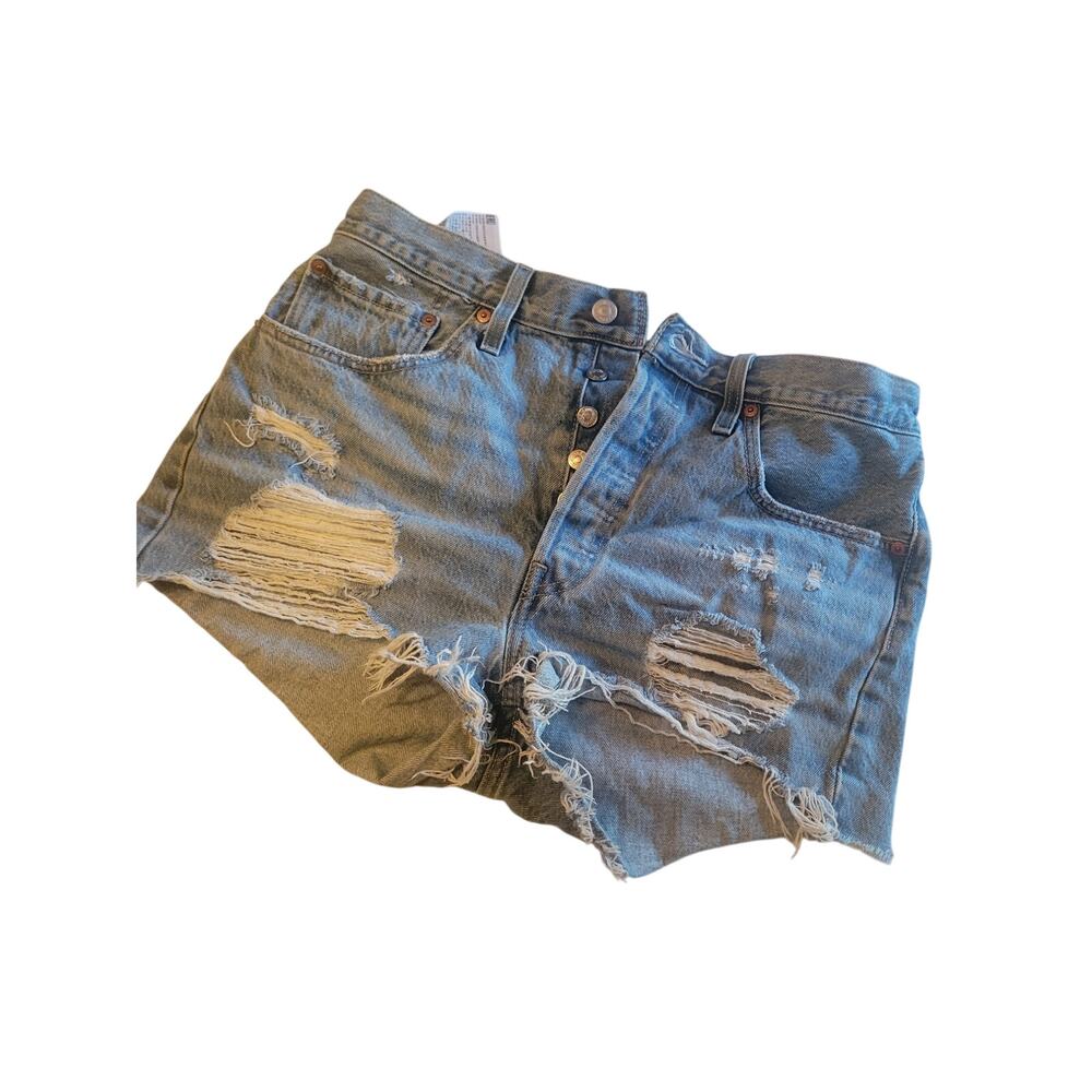 Levis Womens shorts cut off jean 31 501